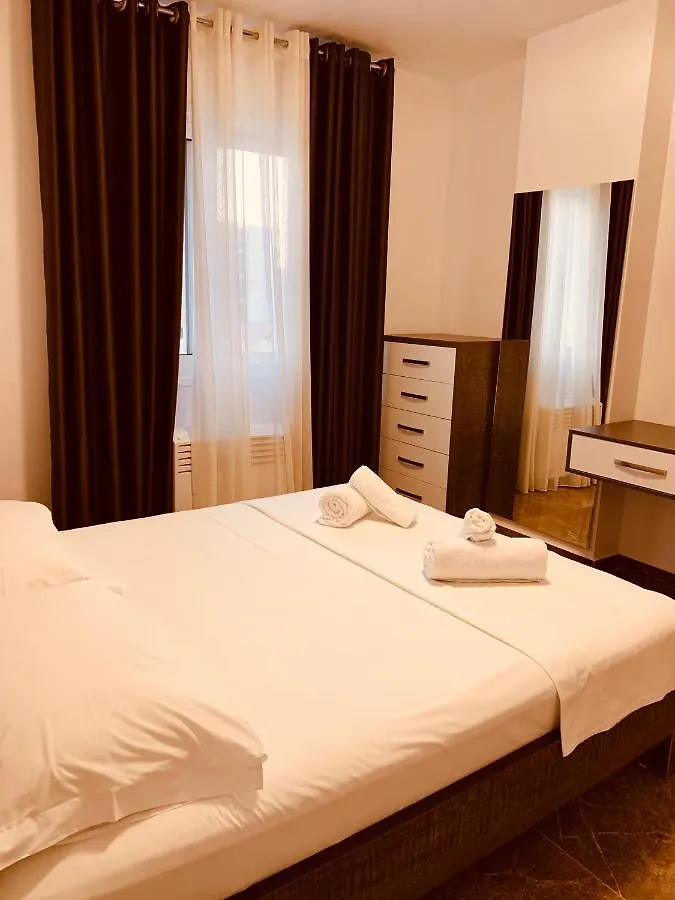 The Peak Hotel & Lounge Radhime
