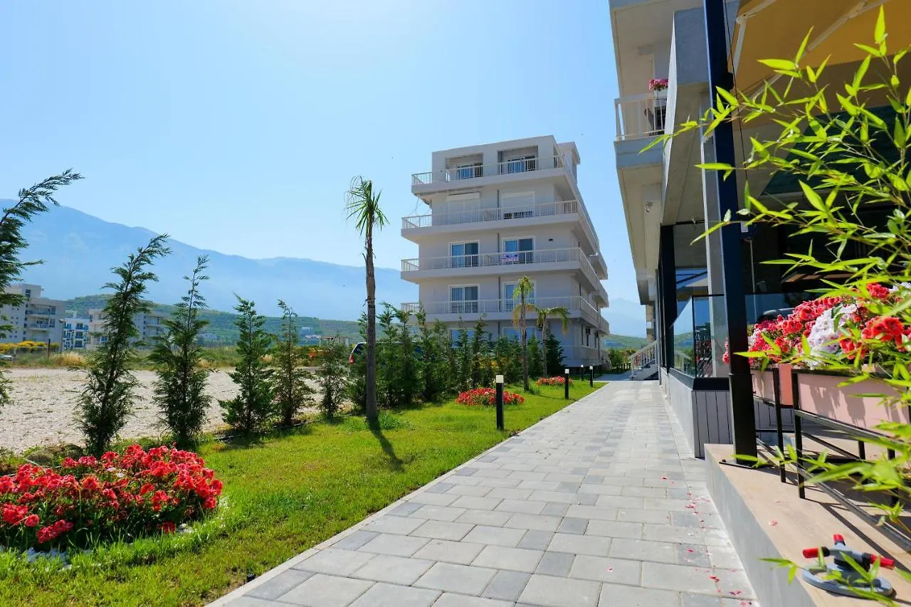 Aparthotel The Peak Hotel & Lounge Radhime
