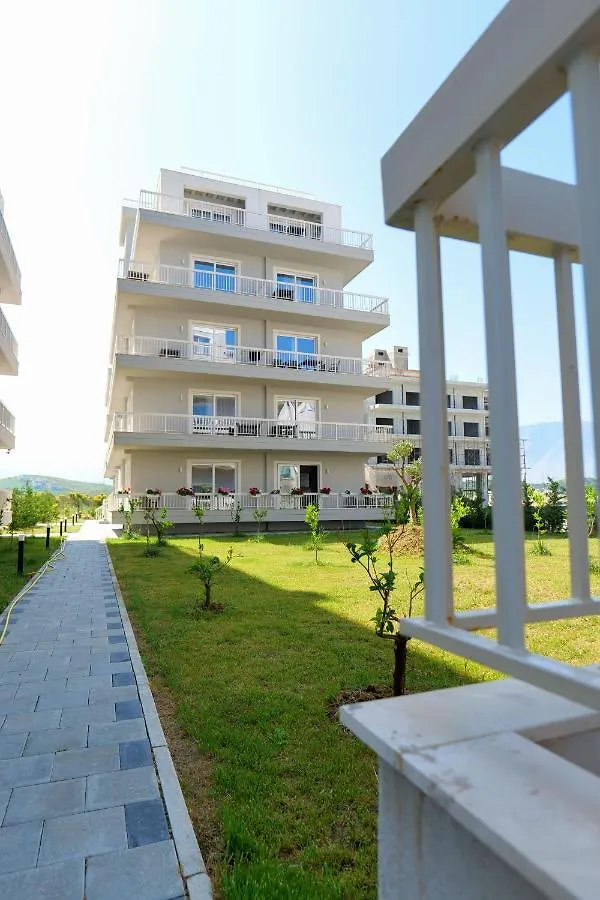 The Peak Hotel & Lounge Radhime Aparthotel