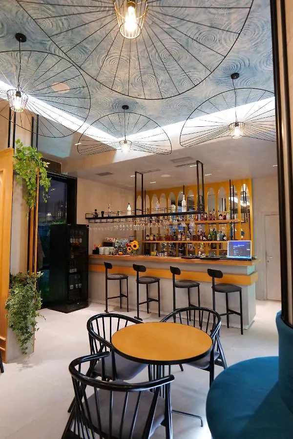 The Peak Hotel & Lounge Radhime 0*,  Albania
