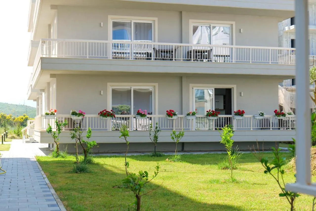 The Peak Hotel & Lounge Radhime Aparthotel