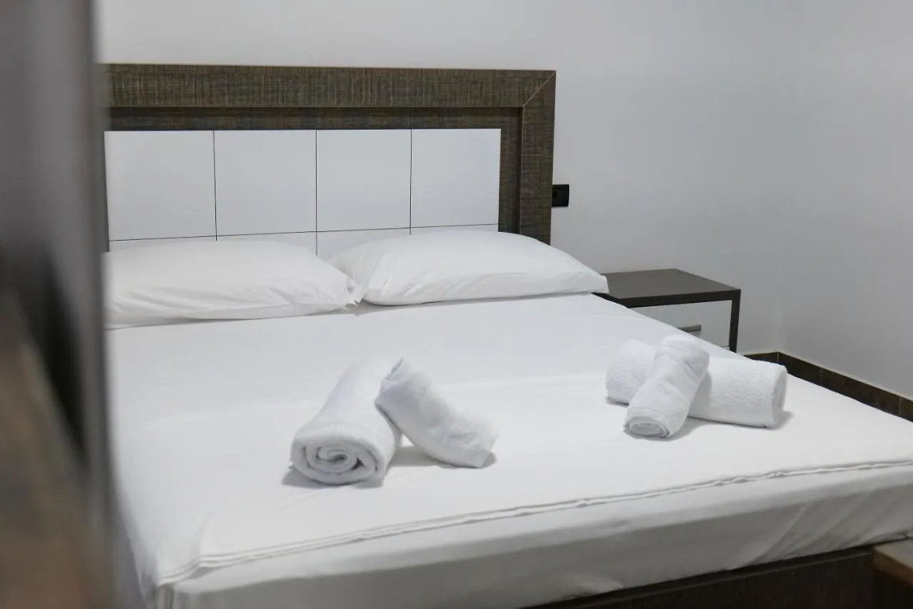 Aparthotel The Peak Hotel & Lounge Radhime