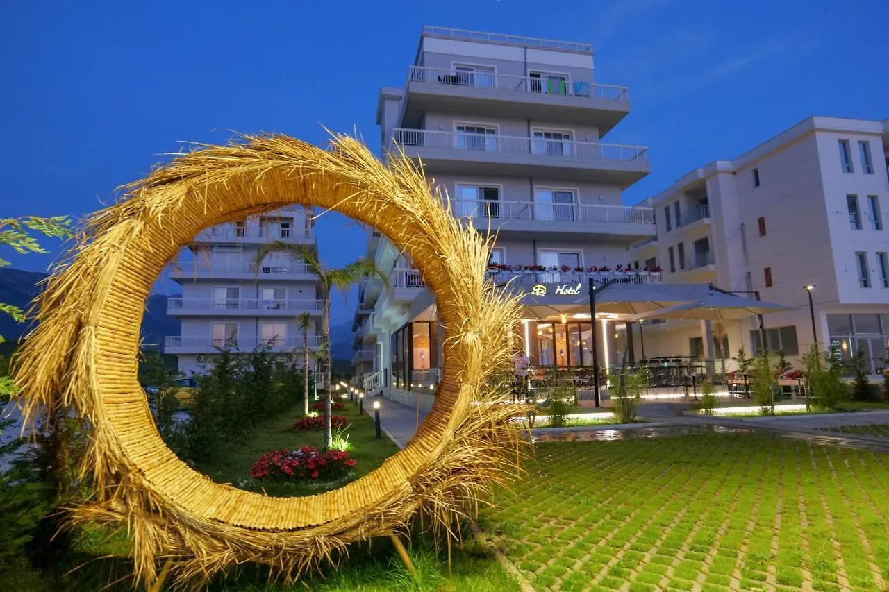 Aparthotel The Peak Hotel & Lounge Radhime