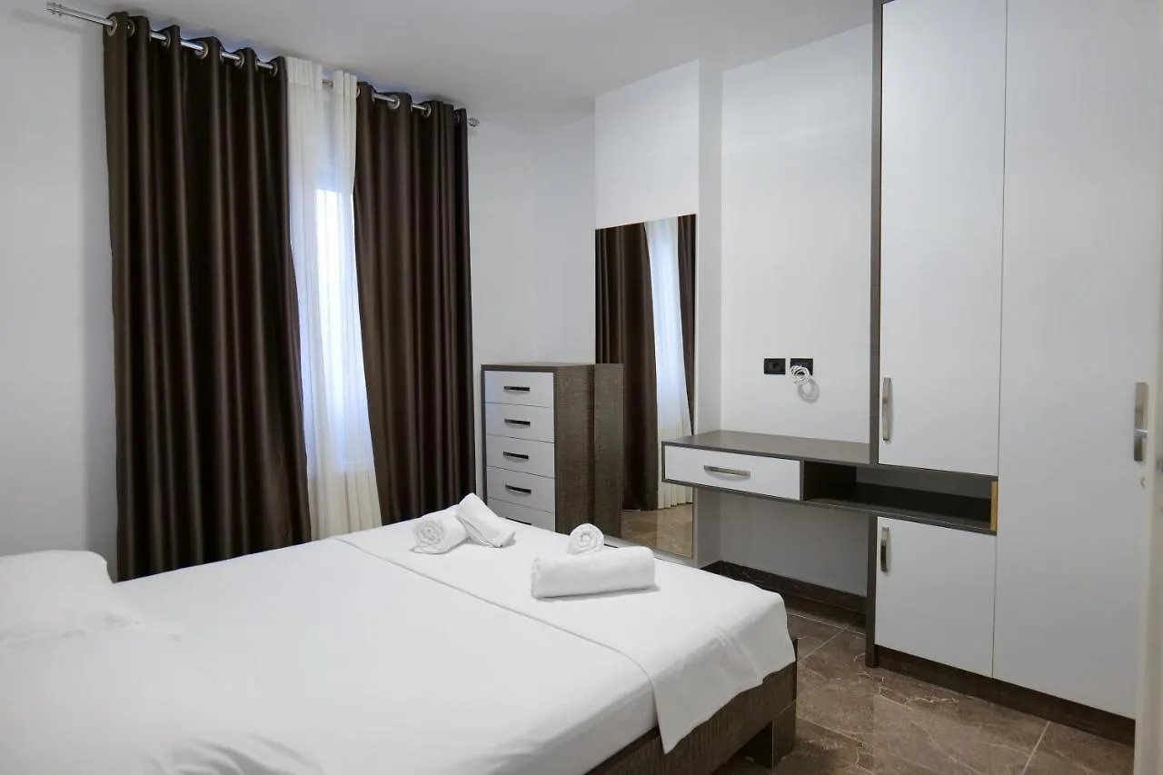 The Peak Hotel & Lounge Radhime
