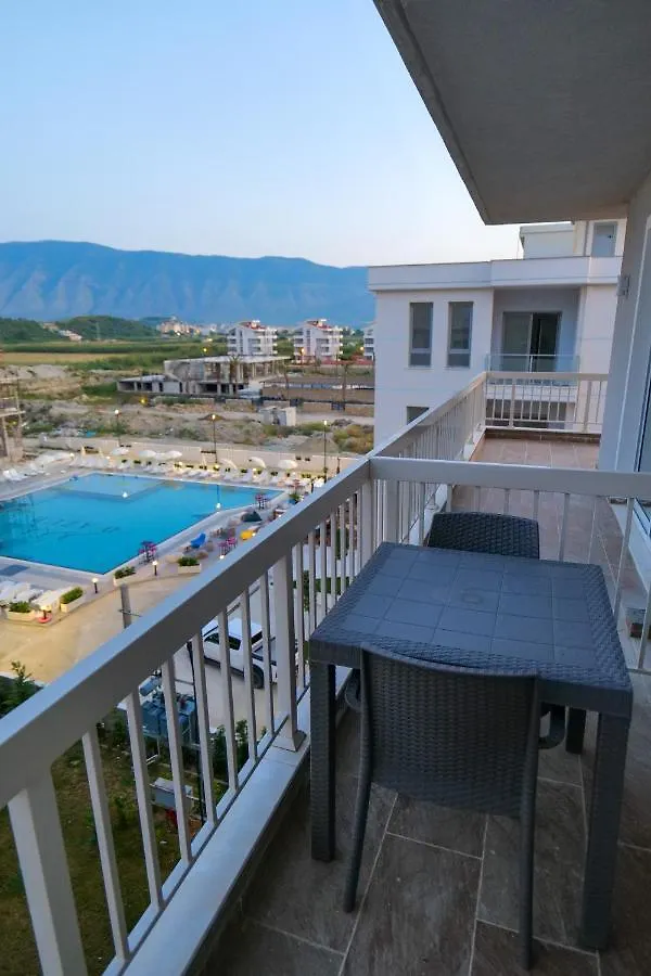 The Peak Hotel & Lounge Radhime Aparthotel